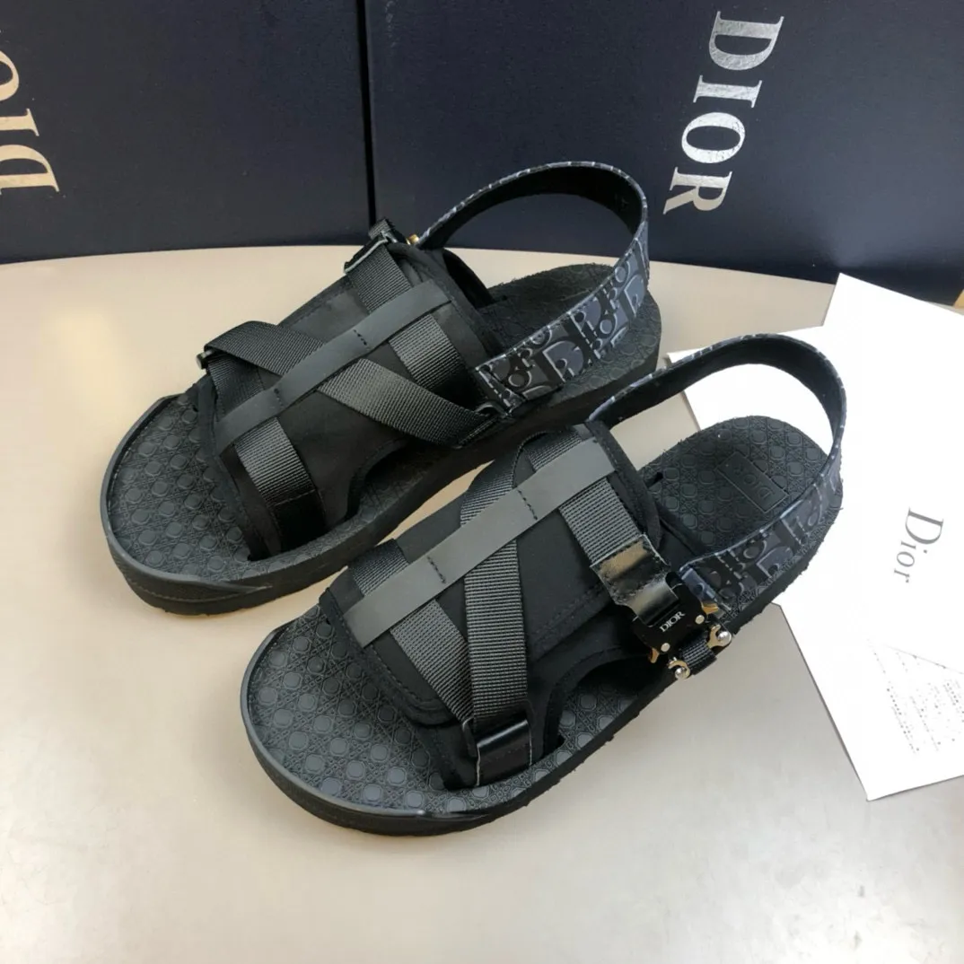 Factory price: 340💰Dior men’s counters are selling sandals at the same time✔️Imported brand printing/selected high-quality calfskin, highlighting high-end elegance and exquisite workmanship. Soles: original soles specially provided by the original factory, hot-selling physical products🔥Normal size: 38-44, customized 45